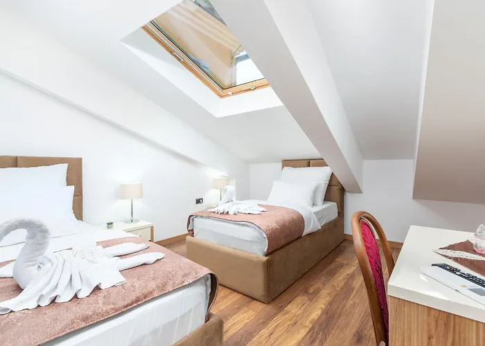 Dua מלון פורץ